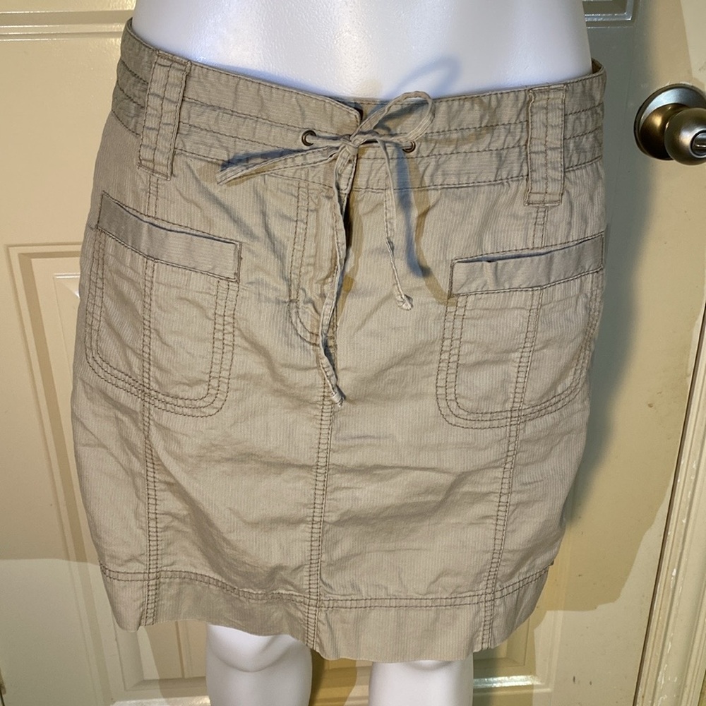 Loft size 8 tan mini skirt